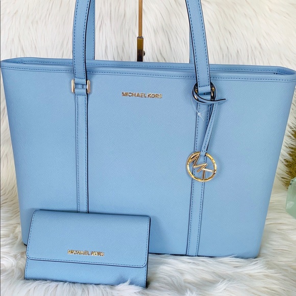 Michael Kors Handbags - Michael Kors Sady Large tote w/ wallet